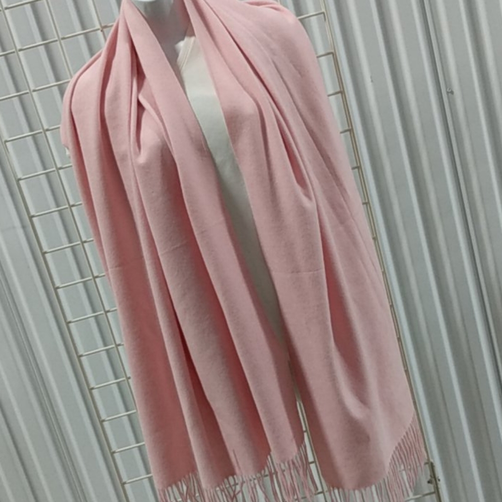 Pretty Persuasions Wrap - Picture 4 of 5